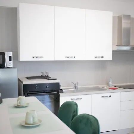 E-twelve Apartment Naples