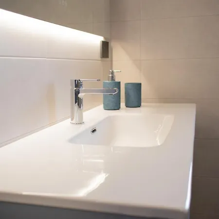 E-twelve * Νάπολη