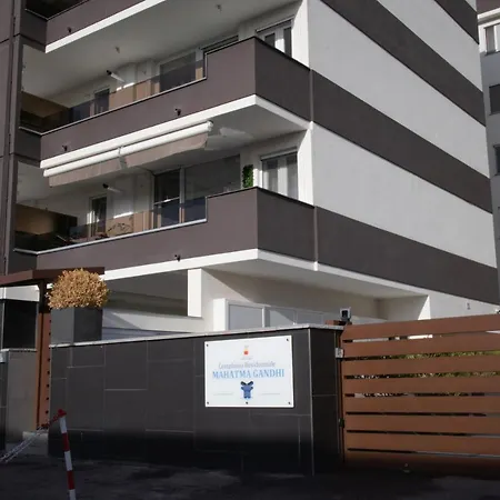 E-twelve * Νάπολη